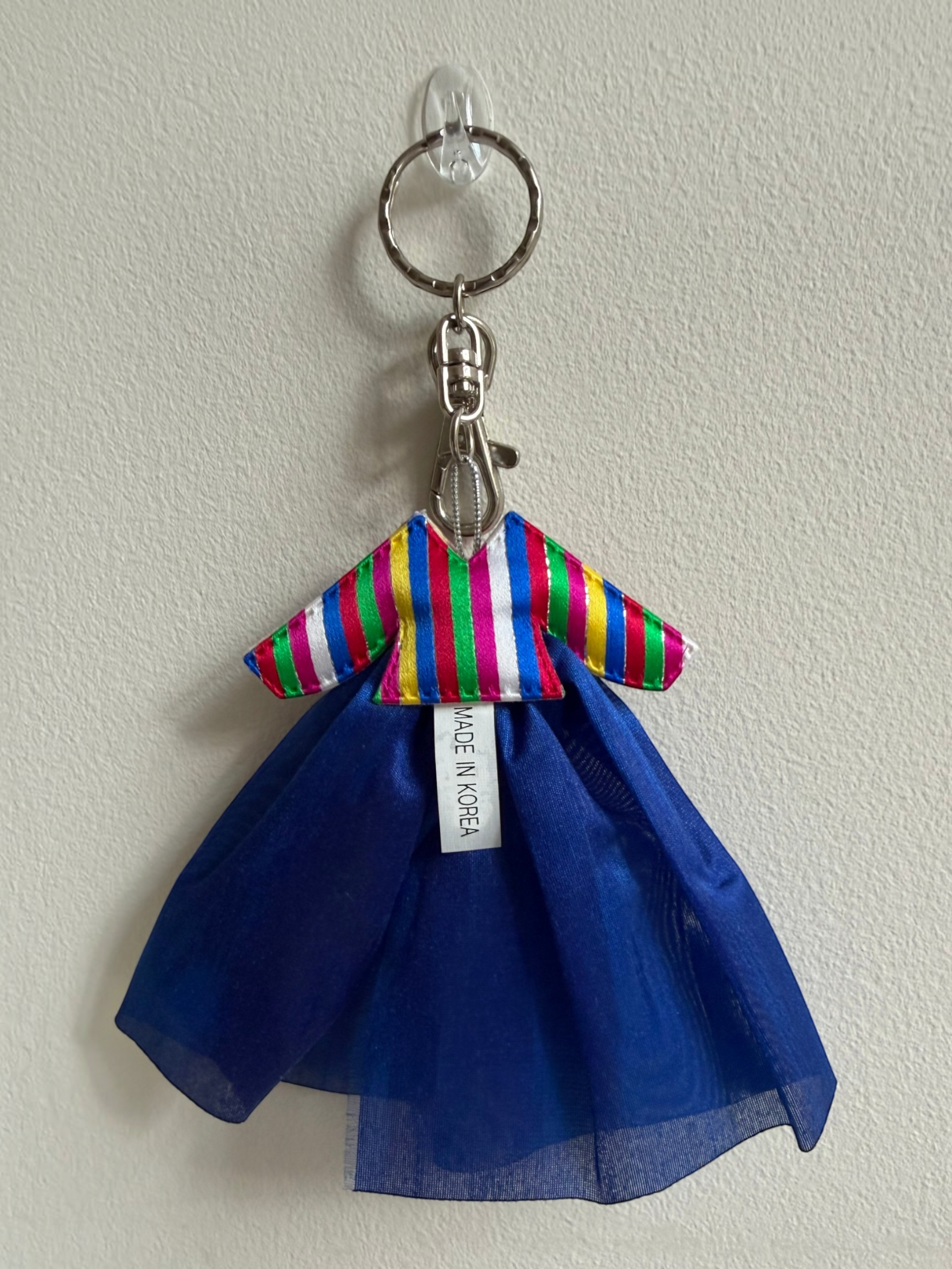 Porte-clés HANBOK bleu — jeogori rayures multicolores, chima organza bleu roi, Made in Korea