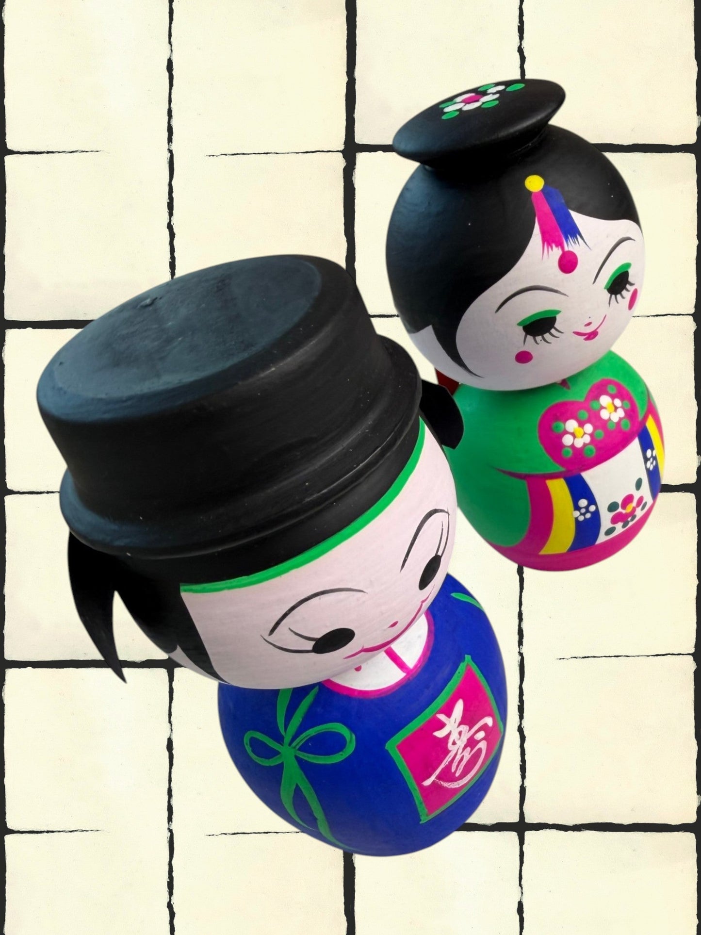 Poupée HANBOKDOLL — vue de dessus, tête oscillante